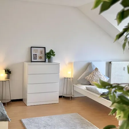 Modern & Schick - *